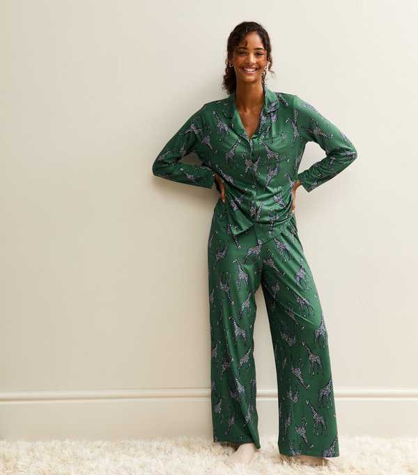 new look Green Giraffe Print Revere Collar Shirt and Trousers Pyjama Set