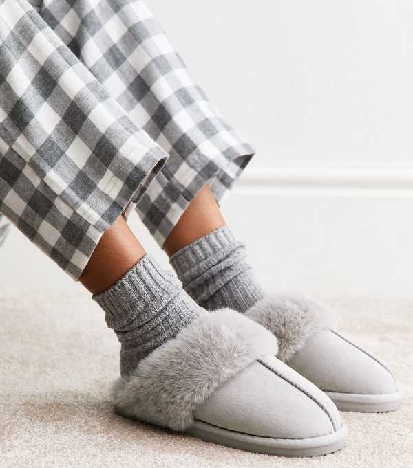 new look Grey Faux Suede and Faux Fur Trim Slippers