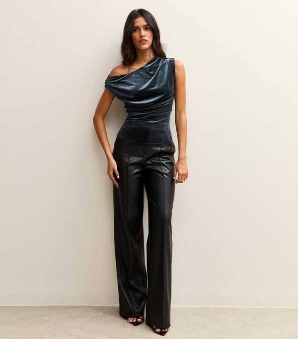 New Look Navy Blue Velvet Off The Shoulder Ruched Top