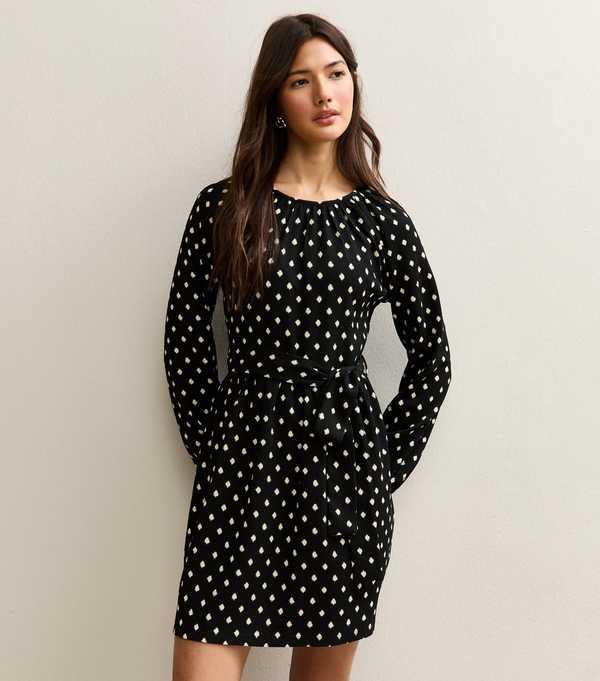 New Look Black Crinkled Jersey Belted Mini Dress