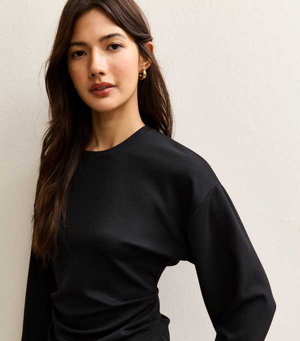 New Look Black Ruched Waist Cropped Sweatshirt
