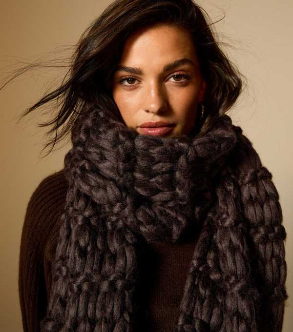 new look Brown Chunky Oversized Knit Scarf