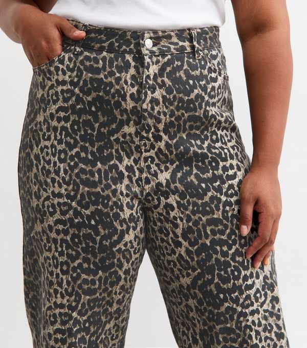 New Look Curves Brown Leopard Print Wide Leg Jeans