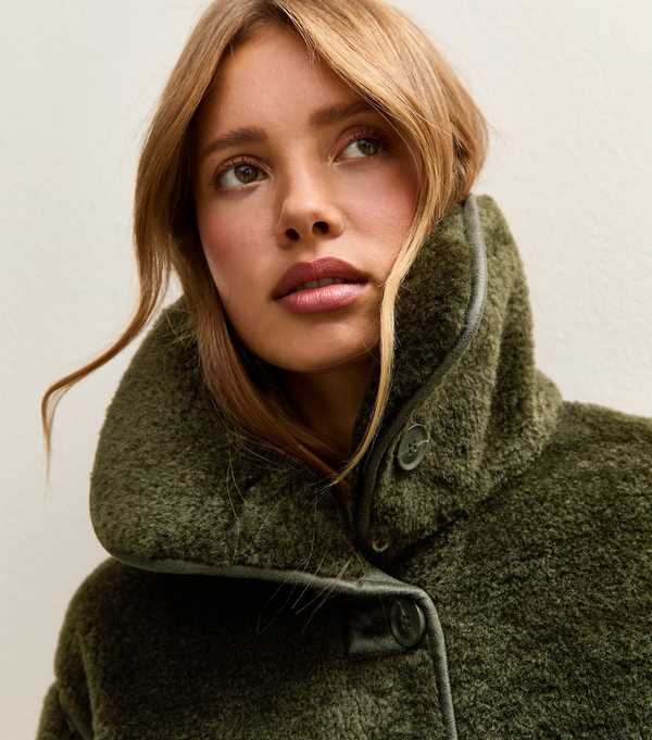 New Look Dark Green Faux Fur Bonded Jacket