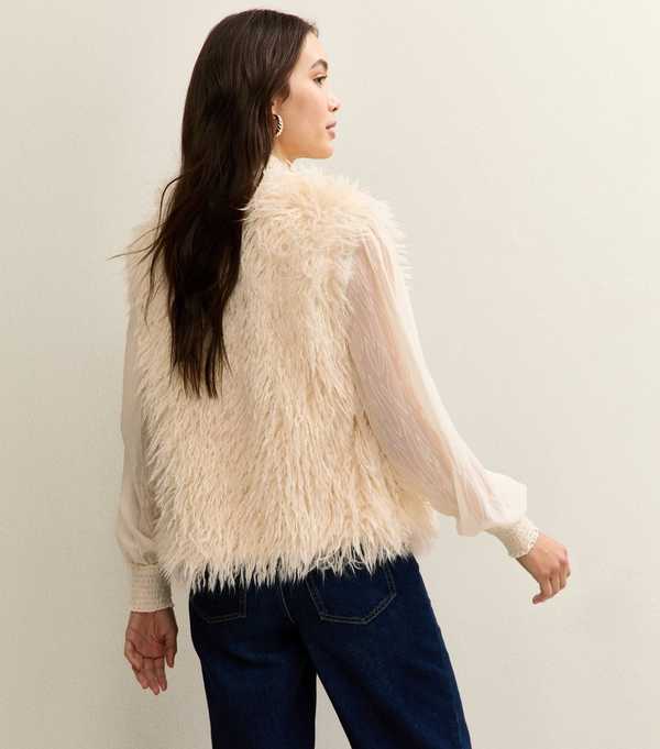 New Look Off White Faux Fur Gilet