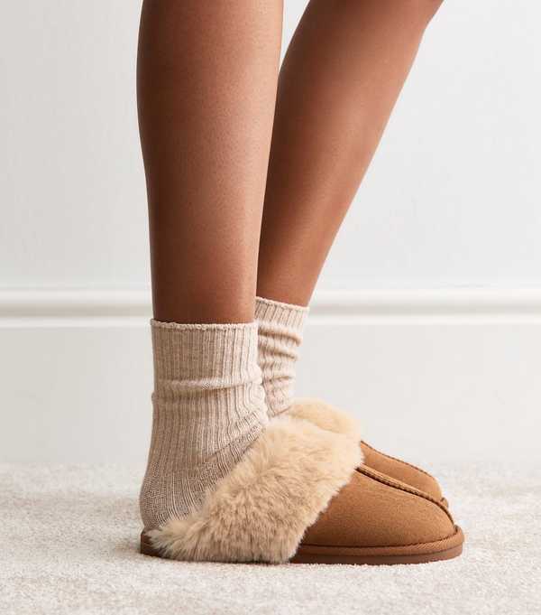 New Look Tan Faux Suede And Faux Fur Trim Slippers