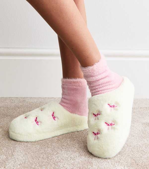 New Look Off White Faux Fur Bow Embroidered Mule Slippers
