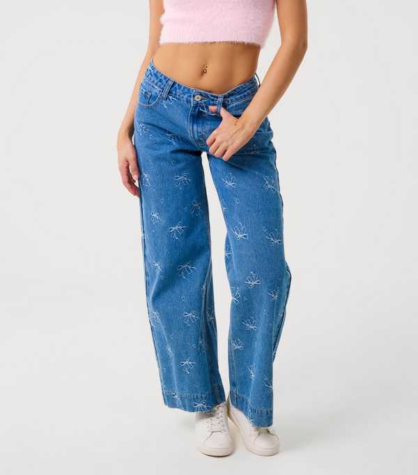 New Look Pink Vanilla Blue Ribbon Bow Embroidered Jeans