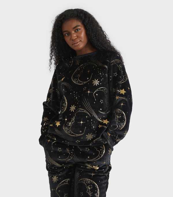 new look Skinnydip Gold Celestial Print Two Piece Fleece Pyjama Set