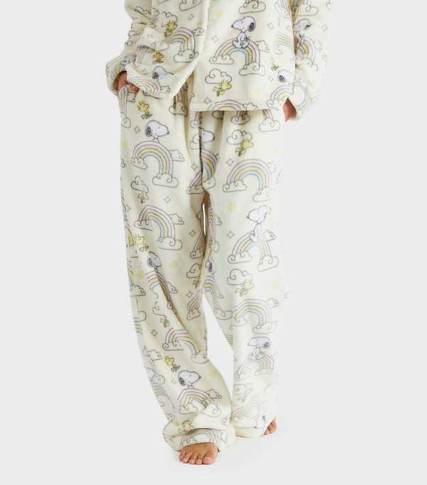 New Look Skinnydip White Snoopy Rainbow Fleece Pyjama Set