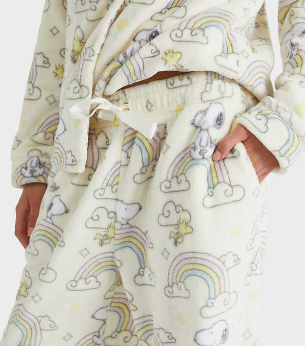 New Look Skinnydip White Snoopy Rainbow Fleece Pyjama Set