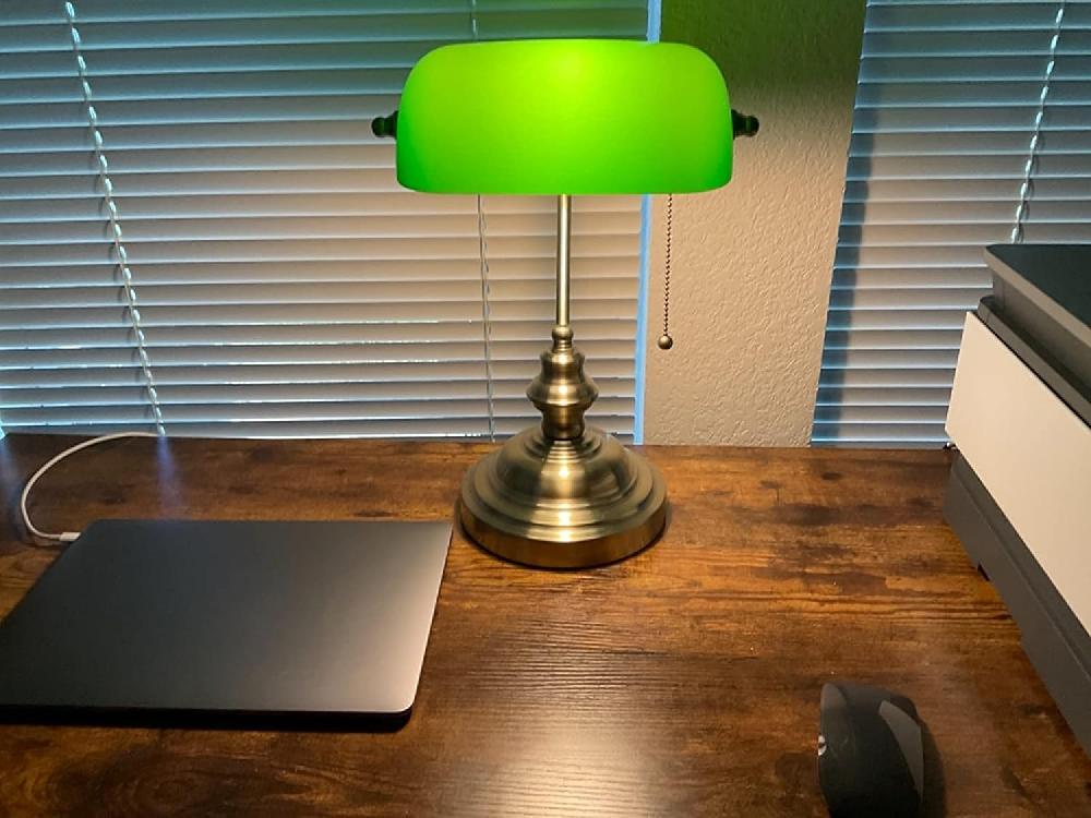 Newrays Green Glass Banker Desk Lamp With Pull Chain Switch