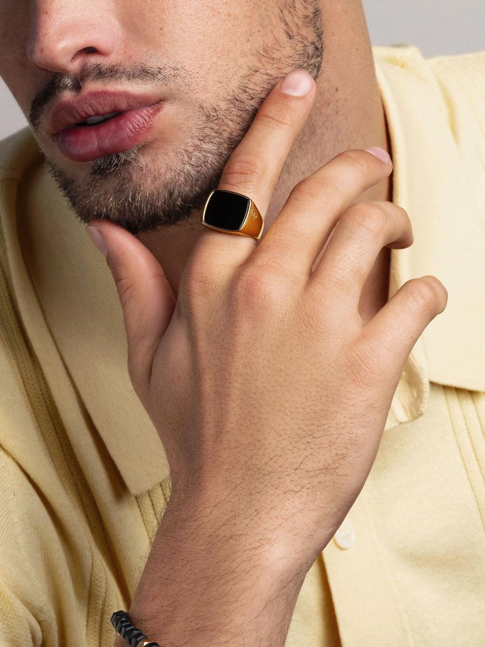 Nialaya Men's Gold Signet Ring With Onyx