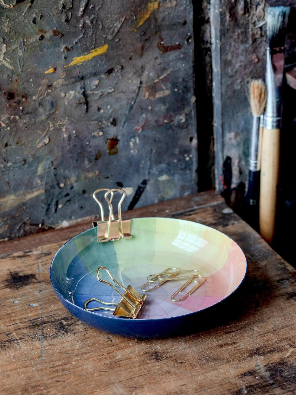 nic zoe Roomytown Round Enamel Color Tray