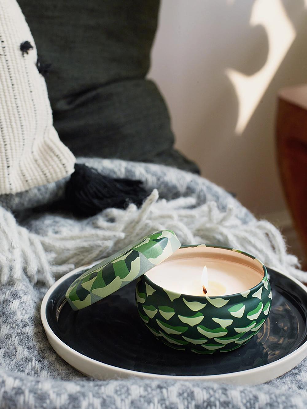 Nic Zoe Sp Factory Roland Pine 6 Oz Tin Soy Candle