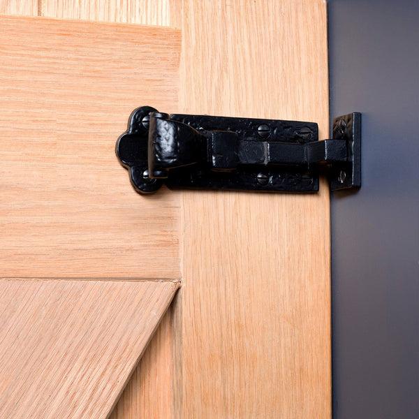 Nicola Spring 105mm Black Cranked Antique Fish Tail Bolt