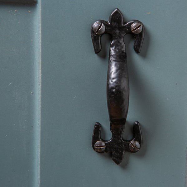 Nicola Spring 105mm Black Rustic Fleur De Lis Door Handle