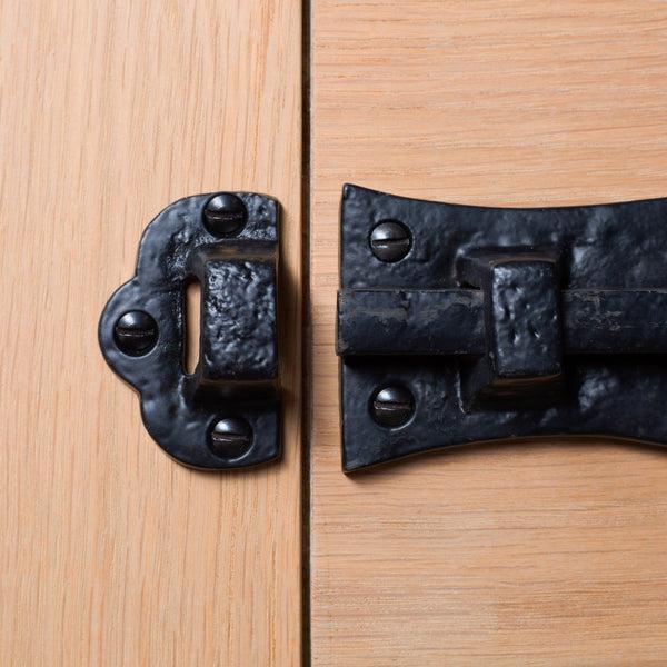 Nicola Spring 185mm Black Straight Antique Fish Tail Surface Bolt