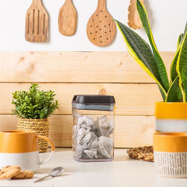 Nicola Spring 800ml Flip Lock Air Tight Plastic Food Storage Container Air Tight And Flip Top Lids