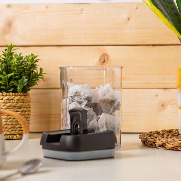 Nicola Spring 800ml Flip Lock Air Tight Plastic Food Storage Container Air Tight And Flip Top Lids