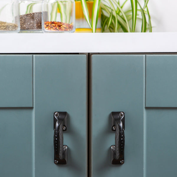 Nicola Spring 100mm Black Forged Barn Door Handle