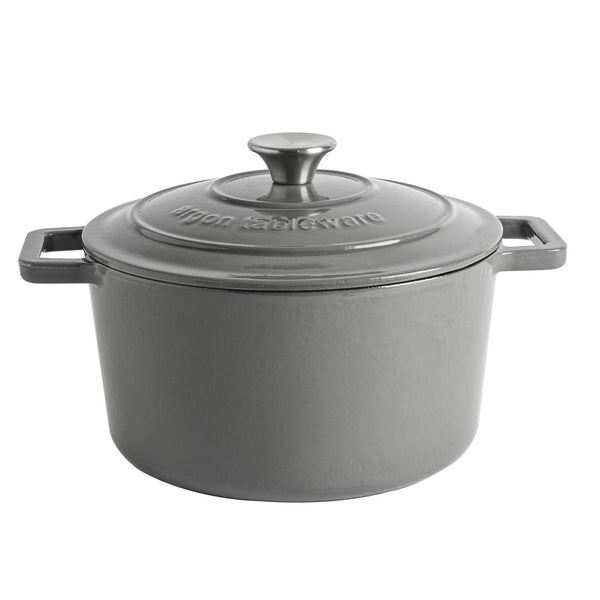 nicola spring 4.5L Cast Iron Casserole Dish