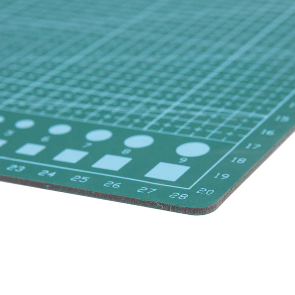 Nicola Spring Green A4 (22 X 30cm) Cutting Mat