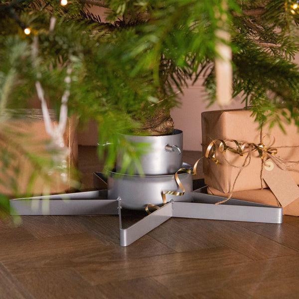 Nicola Spring Metal Star Christmas Tree Stand