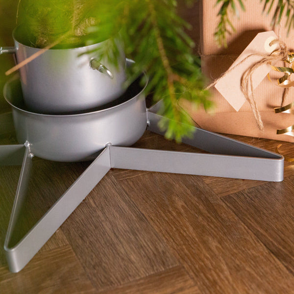 Nicola Spring Metal Star Christmas Tree Stand