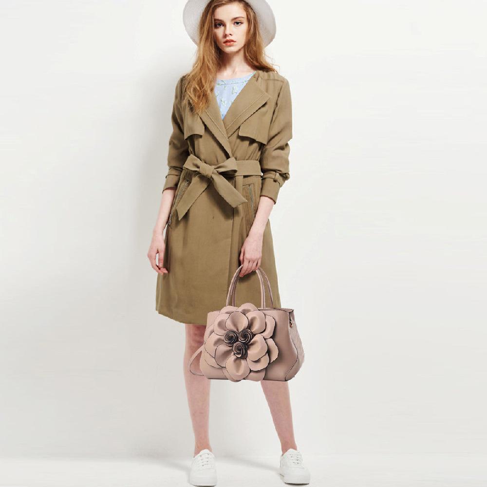 Nicole & Doris Flower Decor Handbag