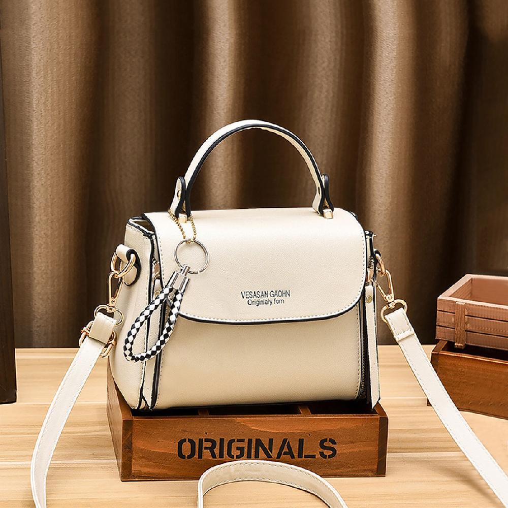 Nicole & Doris Key Ring Decor Messenger Bag