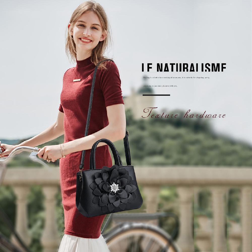 Nicole & Doris Large Flower Decor Messenger Bag