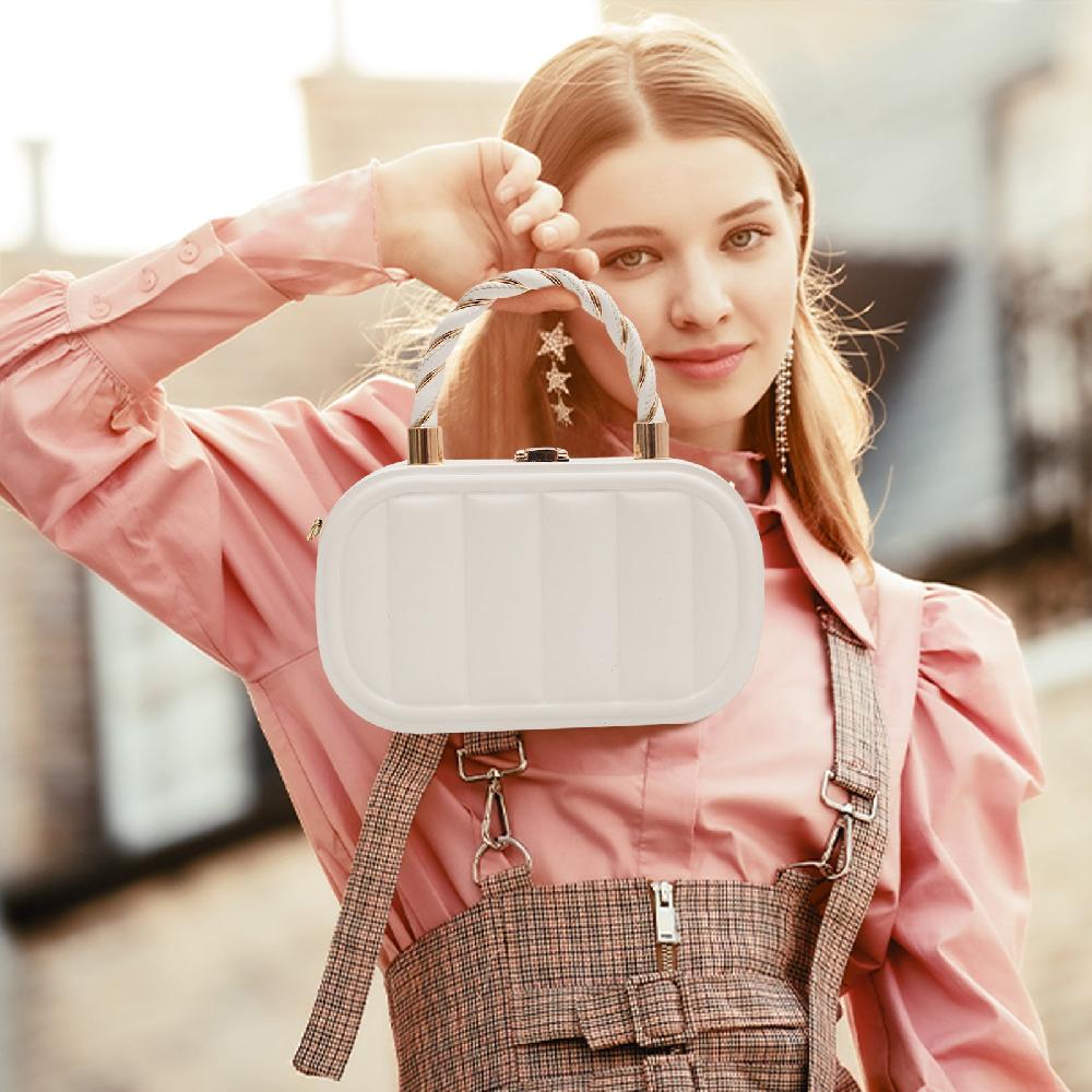 Nicole & Doris Women Small Plain Shoulder Bag