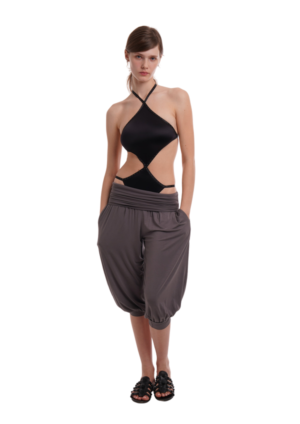 niihai CHARLI CAPRIS IN SMOKE