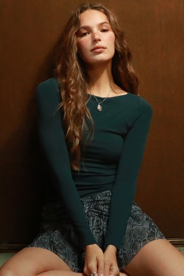 nikibiki Clean Line Boat Neck LS Top