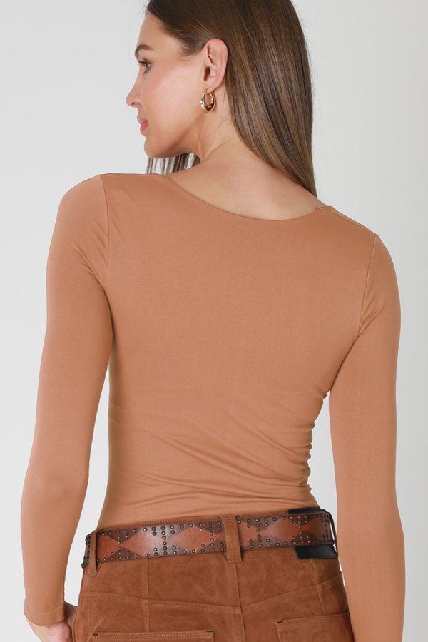Nikibiki Clean Line Square Neck LS Top