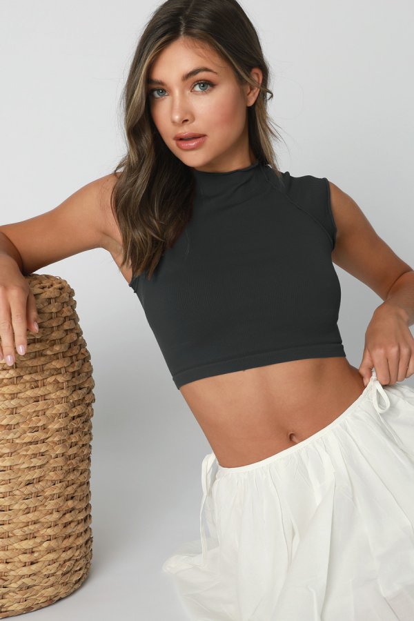 Nikibiki Exposed Seam Crop Top