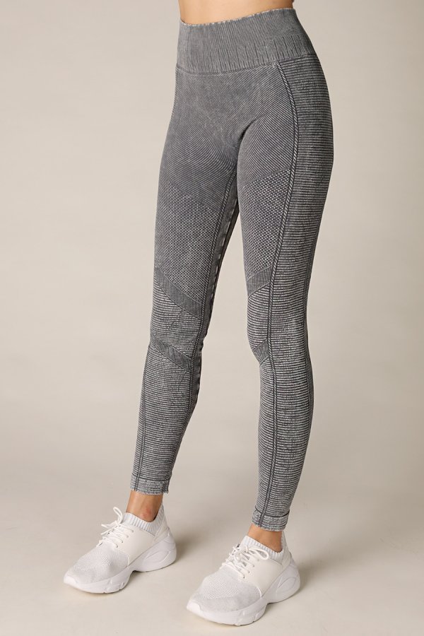 Nikibiki Hybrid Vintage Jeggings