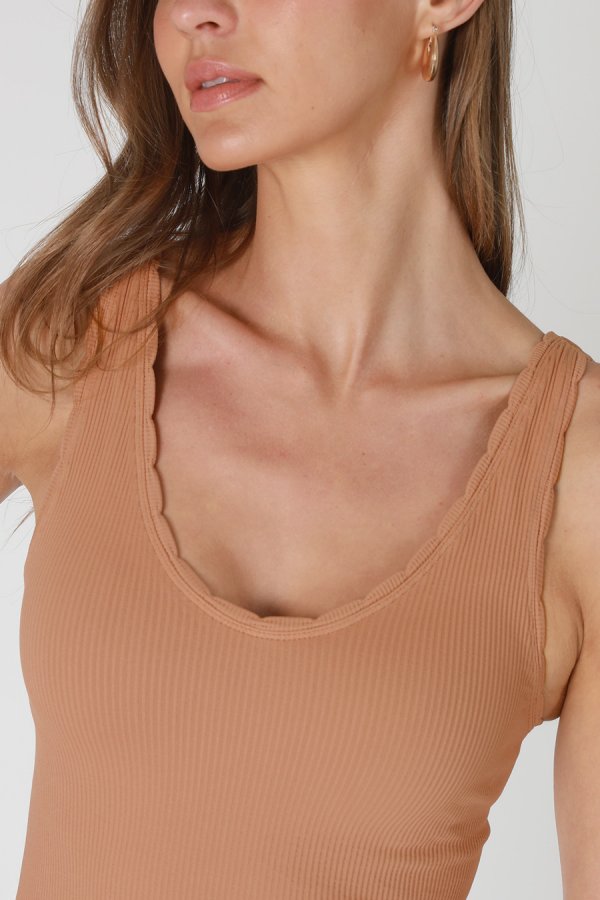 Nikibiki Reversible Scallop Edge Tank Top