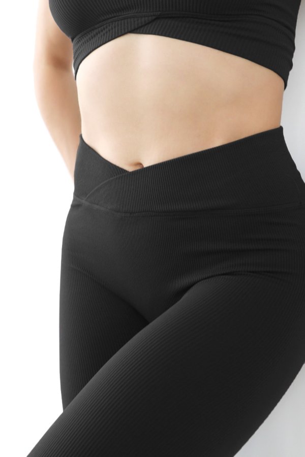 Nikibiki Ribbed Crossover Waistband Leggings