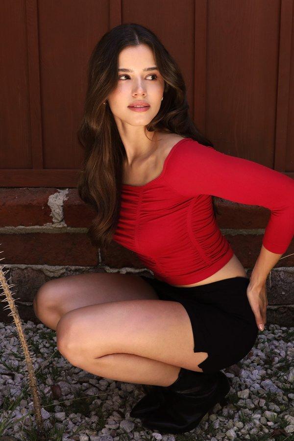 Nikibiki Shirred Boat Neck 3Q Top