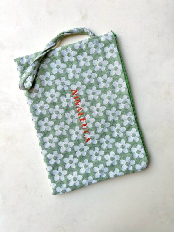 nina leuca Green pochette