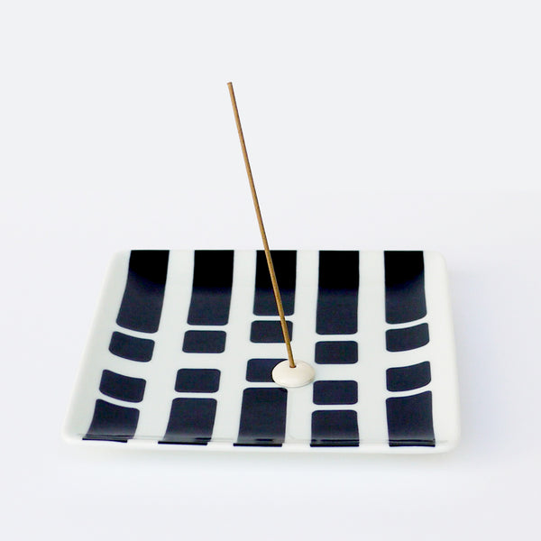 Nippon Kodo MOd MoTif CoLleCTiOn: Incense Plate - Square Barroque