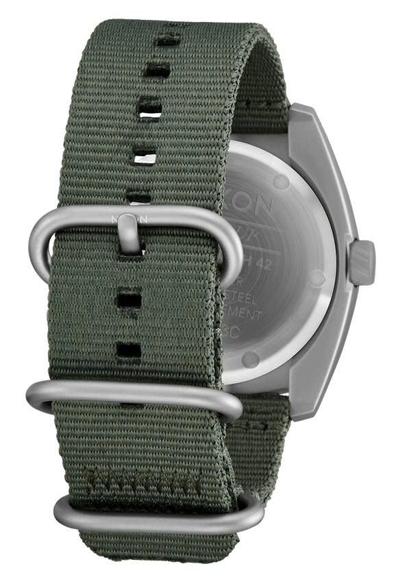 Nixon Clutch 42 | Matte Silver / Thyme | 42mm Analog Watch