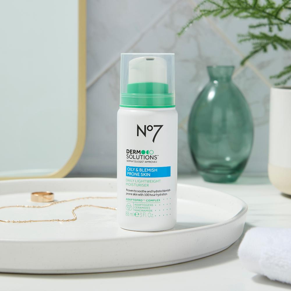 No7 Derm Solutions Daily Lightweight Moisturizer