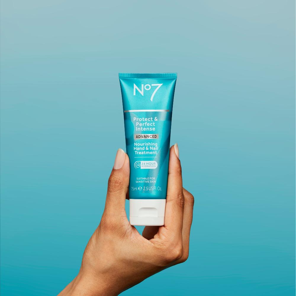 No7 Protect & Perfect Intense Advanced Nourishing Hand & Nail Treatment