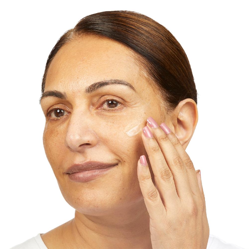 No7 Restore & Renew Multi Action Face & Neck Serum (30ml)