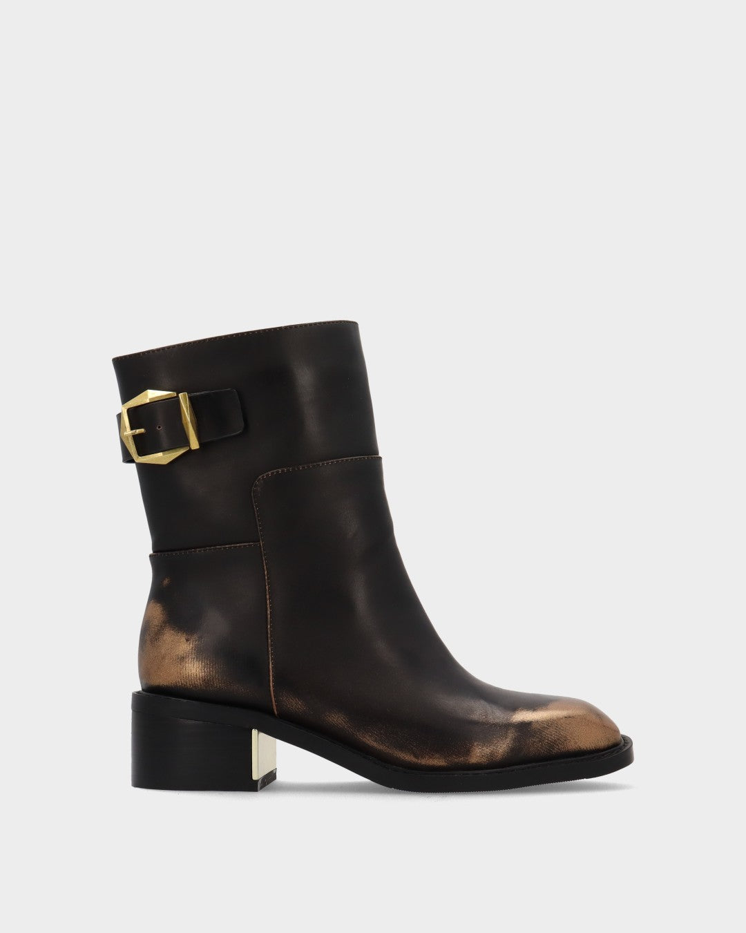 noa harmon Muffin Marrón con pinceladas metalizadas