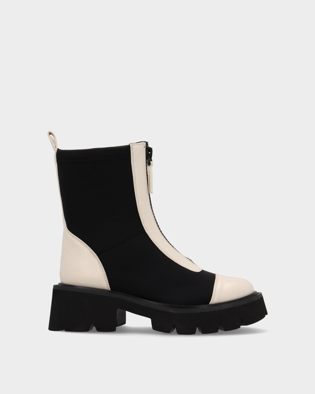 noa harmon Mantra Negro y blanco