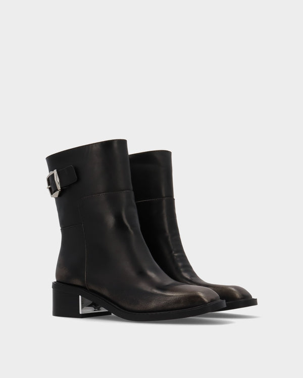 Noa Harmon Muffin Negro Con Pinceladas Metalizadas